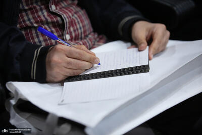 بیانیۀ انجمن اسلامی دانشجویان دانشگاه صنعتی شریف به‌مناسبت روز دانشجو که در مقابل وزیر اقتصاد قرائت شد