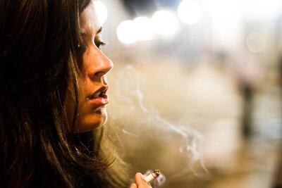  چرا ترک سیگار برای زنان سخت‌تر از مردان است؟