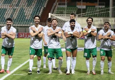 عکس| منجی گاندو روی پوستر فوتبالی