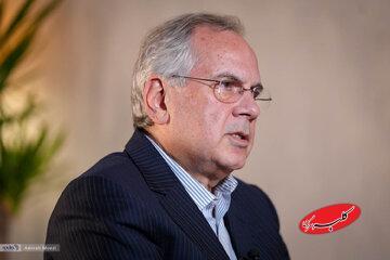 انتقاد روزنامه اطلاعات از محمود سریع القلم: این دیدگاه زاییده اقتصاد رقابتی است که خواهان سقوط دهک های جامعه به سمت طبقات پایین تر است - کلبه سرگرمی