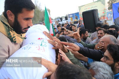  خاکسپاری پیکر مطهر شهید گمنام در روستای گرده صفر باقری بندرعباس