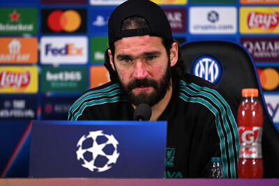 آلیسون: از اسلوت حمایت می‌کنیم؛ مصاحبه صلاح غافلگیرمان کرد - پارس فوتبال