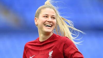 بازیکن تیم زنان لیورپول پس از تعقیب شدن توسط یک میلیونر هندی، محافظ شخصی استخدام کرد - پارس فوتبال