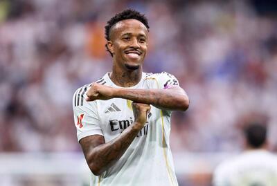 خط خوردن نام یکی دیگر از مهره‌های دفاعی رئال مادرید؛ ادر میلیتائو مصدوم شد / عکس - پارس فوتبال