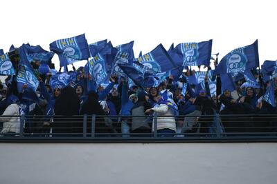 کادوی زیبای استقلال به هواداران زن این باشگاه - پارس فوتبال