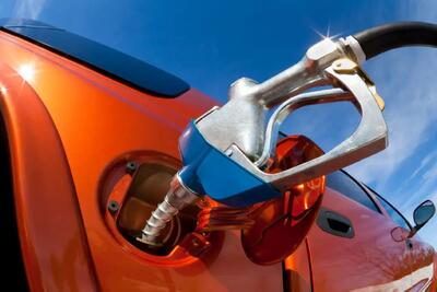 قیمت بنزین آزاد، شنبه ۵۰۰۰ تومان می‌شود - پدال