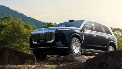 رقابت جذاب وویا تایشان 8 با رولزرویس؛ خودرو لوکس چینی