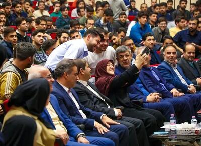 سخنگوی دولت : من به دلیل داشتن سیم‌کارت سفید، مردم را از خود رنجاندم و عذرخواهی می کنم/ پیگیری شش پروژه کلیدی توسط رئیس جمهور