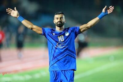 رامین رضائیان میزبان محفل خارجی های استقلال