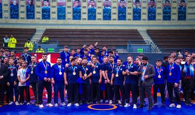 قهرمانی استقلال قم در شرایطی که قراردادها هنوز پرداخت نشده بود