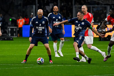 درخشش و هنرنمایی زیدان و ریبری مقابل یاران پیکه در کینگز لیگ