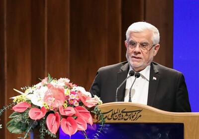 عارف: بخش بزرگ اشتغال در بنگاه‌های کوچک و متوسط شکل گرفته است - تسنیم