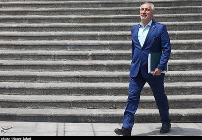 رد پای یک «اشتباه استراتژیک» در جهش ساعتی دلار/ چرا بازار ارز بعد از مصوبه دولت به هم ریخت؟ - تسنیم