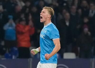 ناپولی ۲-۱ یووه: هویلوند بانوی پیر را به ته دره فرستاد