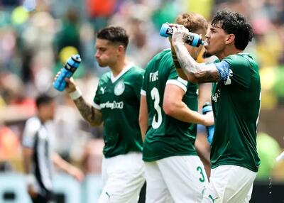 تغییر بزرگ در جام جهانی: 6 دقیقه نوشیدن آب