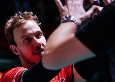 ستاره والیبال به سرطان مبتلا شد!