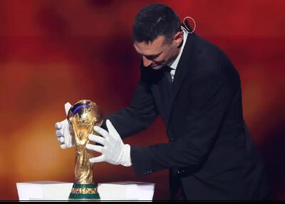 عذرخواهی فیفا از اسکالونی به خاطر دستکش!