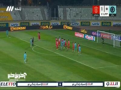 ضربه ایستگاهی پیکان خطرناک از کنار دورازه پرسپولیس به بیرون رفت