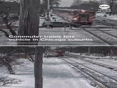 برخورد شدید قطار با خودروی شاسی‌بلند