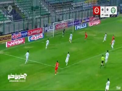 عکس‌العمل فوق العاده دروازه بان ذوب آهن روی ضربه سر حسین زاده