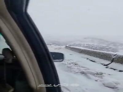 بارش برف در جاده مریوان