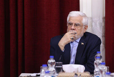 عارف: راهبرد دولت، اولویت دادن به مسائل اقتصادی و معیشتی مردم است