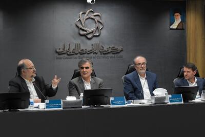 بانک مرکزی مسیر تأمین مالی یک‌میلیارددلاری پتروشیمی‌ها را هموار کرد/ تأمین مالی ۵۰۰ میلیون‌دلاری از محل ارزهای صادراتی شرکت‌های هلدینگ خلیج‌فارس با پیش‌فروش ارز صادراتی