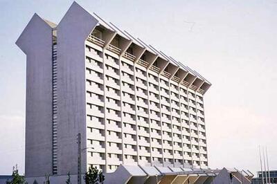 کلنگ بزرگ‌ترین هتل ایران در پارک فرح به زمین خورد!