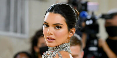 نگاهی به لوکس‌ترین کیف‌های کندال جنر؛ فشن آیکون خوش‌سلیقه‌ چه کیفی انتخاب می‌کند؟ - چی بپوشم