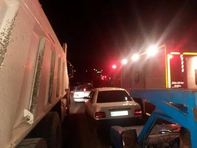 تصادف زنجیره‌ای خودرو در بزرگراه امام علی (ع) به علت نشت گازوئیل