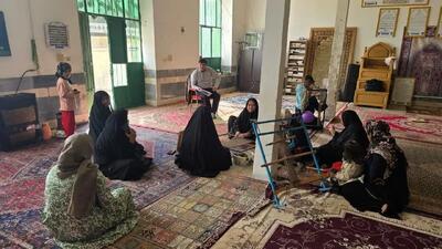  برگزاری دوره آموزشی برای صنایع دستی سازان دهستان محمودی دنا