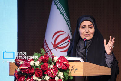  صادق: با عملکرد درخشان و اثرگذار زمینه را برای حضور سایر بانوان در عرصه قدرت فراهم کنیم