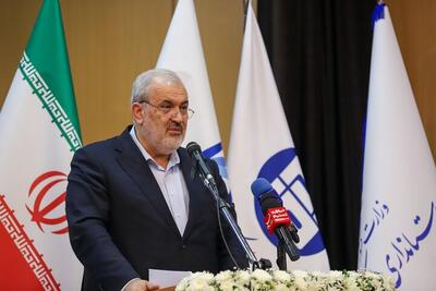 وزیر نیرو: ورود آب به تالار شیشه‌ای بورس، آینده‌ای جدید برای اقتصاد آب