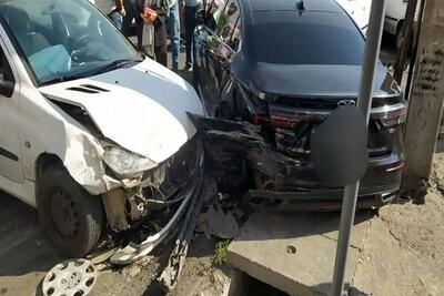 تصادف زنجیره‌ای 16 خودرو در بزرگراه امام علی تهران+فیلم