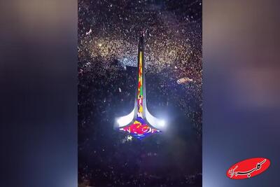  ببینید | جشن سقوط بشار اسد در میدان امویین دمشق - کلبه سرگرمی