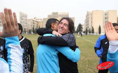 در تمرین استقلال هر روز، همه همدیگر را بغل می‌کنند! | امان از این تکذیب‌های کذب! - کلبه سرگرمی