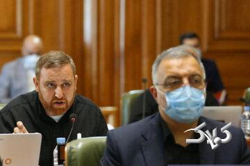  انتقاد تند از نصب گسترده تصاویر زاکانی در شهر و نماز جمعه/ عضو شورا: بودجه شهر صرف حکمرانی نمایشی می‌شود - مجله اینترنتی کولاک
