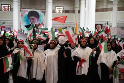  اجتماع بزرگ بانوان مدافع حریم عفاف، حجاب و خانواده در حرم شاهچراغ(ع)