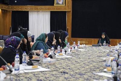 دیدار صمیمانه معاون رئیس‌جمهور با زنان خبرنگار در هفته زن