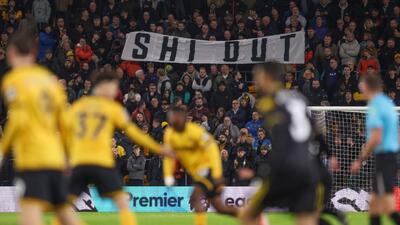 دلیل نیمه‌ خالی بودن ورزشگاه مولینکس در نیمه اول بازی ولوز مقابل منچستریونایتد - پارس فوتبال