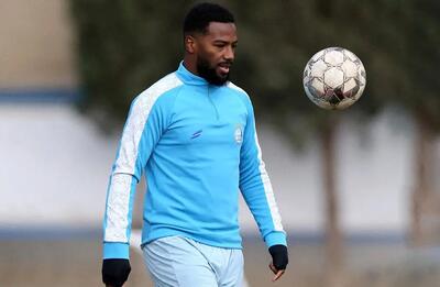 مهاجم خارجی استقلال هنوز شرایط بازی ندارد! - پارس فوتبال