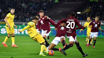 تورینو ۲ - ۳ میلان/ بازگشت خیره کننده میلان با درخشش لبران جیمز فوتبال+ فیلم - پارس فوتبال