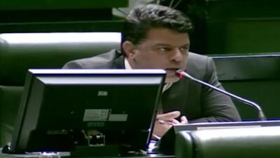 یزدیان به صورت مشروط از توضیحات وزیر نیرو قانع شد