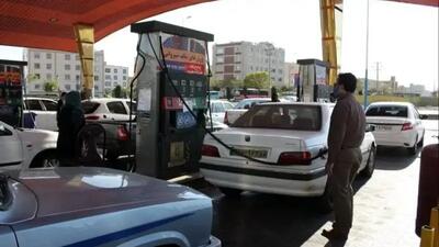 آقای حداد عادل پاسخ بدهید/ بنزین پنج‌هزار تومانی ادامه آبی است که از سر گذشته است