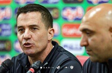 واکنش اوسمار سرمربی تیم پرسپولیس به جادوگری؟ زمین را اندازه می‌گیرم