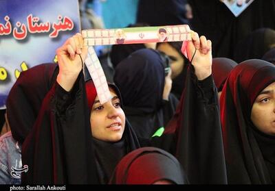 بانوان سیستان و بلوچستان طلایه‌داران وحدت/ روایت دختر شهید سلامی از مظلومیت زن بلوچ   فیلم - تسنیم