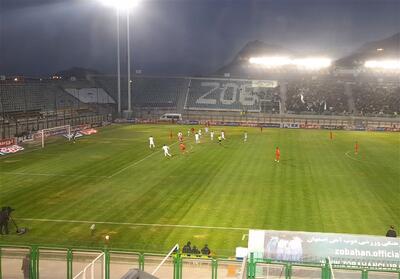 تقابل ذوب‌آهن و تراکتور در نیمه اول برنده نداشت - تسنیم