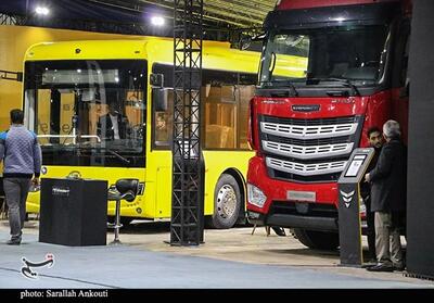 رونمایی از آخرین محصولات خودروهای سنگین در نمایشگاه بین المللی اراک - تسنیم