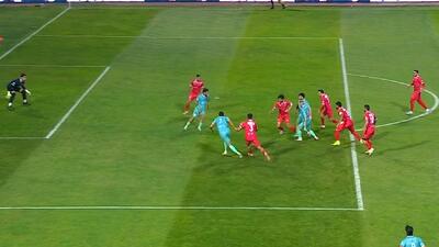 دو صحنه پیاپی مشکوک که داور اعتقادی به پنالتی نداشت