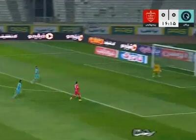 موقعیت طلایی احمدزاده: چطور این توپ گل نشد!